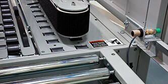 Closeup image of the traction belt on a 3M-Matic™ Case Sealer
