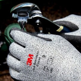 3M™ Comfort Grip Gloves in use
