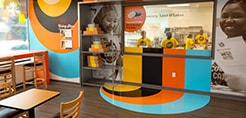 ภายในร้านค้าปลีกเบเกอรี่มีฟิล์มกราฟิกติดผนัง 3เอ็ม