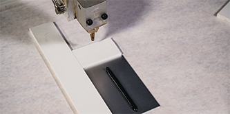 ภาพชิ้นส่วนที่ติดเทป 3M™ VHB Extrudable
