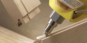 3M structural PUR adhesives combine the initial speed of a hot melt with the strength of a structural adhesive.
