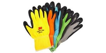 ถุงมือ 3M Comfort Grip หลายสี เคลือบยางฝ่ามือ จัดเรียงแบบพัด เหมาะกับงานทั่วไป ให้การยึดเกาะที่ดี

