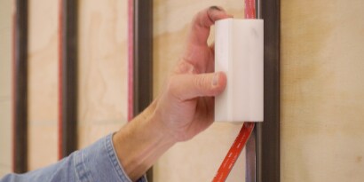การใช้งาน 3M Adhesive Transfer Tapes & Double Coated Tapes เทปเยื่อกาวและเทปกาวสองหน้าบนผนัง

