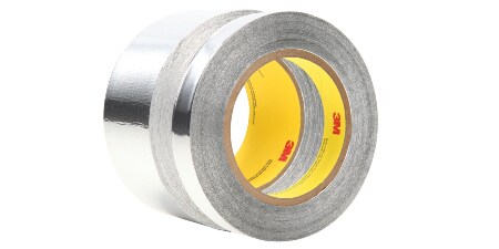 ภาพของเทปกาว 3M™ Aluminum Foil Tape เทปอลูมิเนียมฟอยล์ รุ่น 425 สองขนาดที่มีความกว้างแตกต่างกัน
