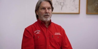 ภาพนิ่งวิดีโอของ Michael Essrig ประธานและ CEO ของ Safe-T-Proof
