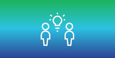 คนสองคนกับหลอดไฟสื่อร่วมมือลดของเสียเพิ่มรีไซเคิล
